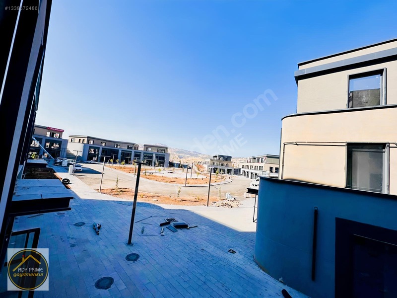 İnderenin En Hareketli Noktasında Kiralık Dükkan — fotoğraf 14