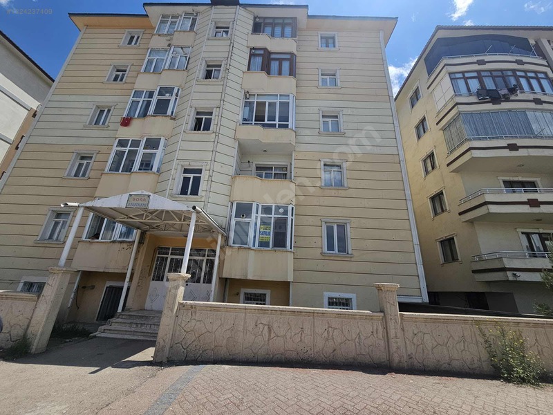 Er Cihanlar Emlaktan Merkezi Konumunda 3+1 Daire — fotoğraf 2