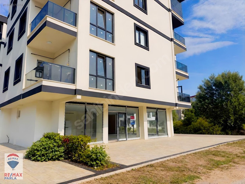 Re/max Taner Dilekten Çakırlar Yalıda Sıfır Köşe Dükkan — fotoğraf 2