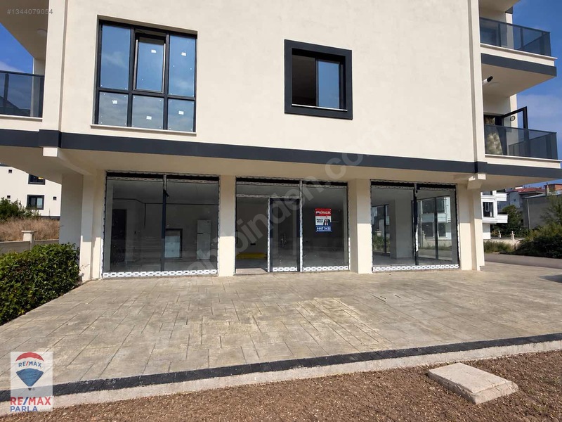 Re/max Taner Dilekten Çakırlar Yalıda Sıfır Köşe Dükkan — fotoğraf 3