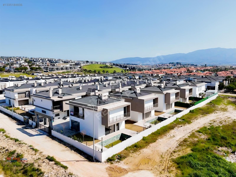 Kuşadası Sierra Villalarında 4+1 Özel Havuzlu Müstakil Villa — fotoğraf 2