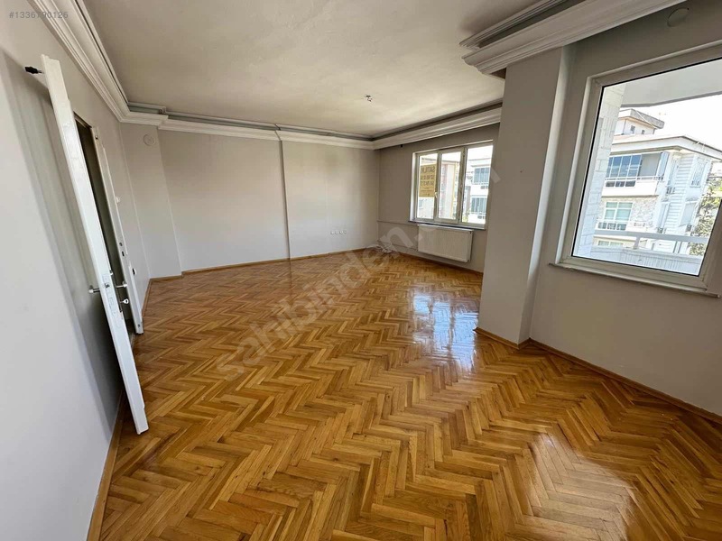 Güvenevler Mah Ana Cadde Üstü Satılık 3+1 Daire — fotoğraf 2