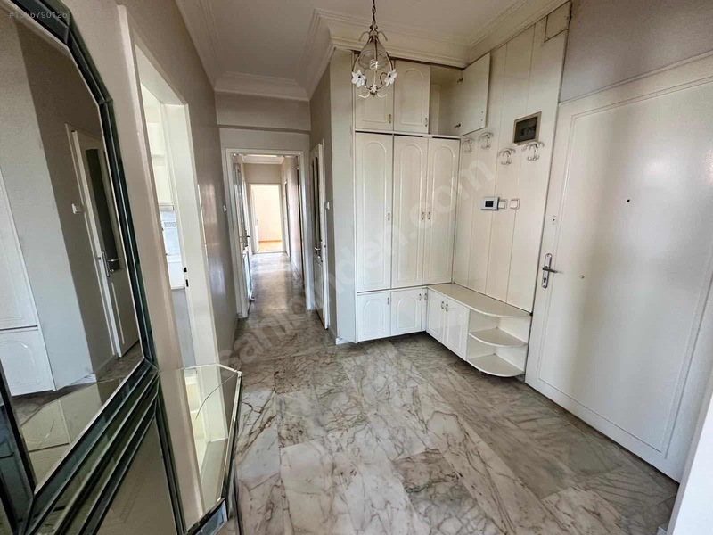 Güvenevler Mah Ana Cadde Üstü Satılık 3+1 Daire — fotoğraf 17