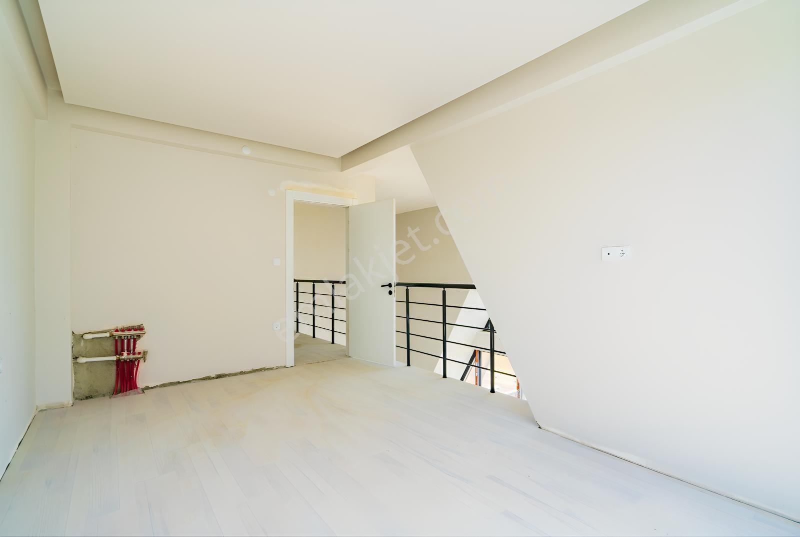 Panaromik Deniz Manzaralı İskanlı 3 Katlı Satılık 3+2 Villa — fotoğraf 18