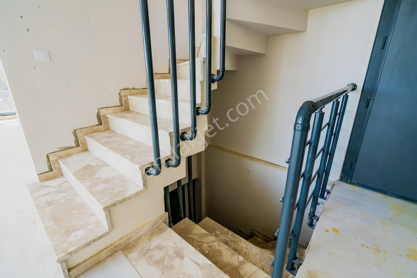 Panaromik Deniz Manzaralı İskanlı 3 Katlı Satılık 3+2 Villa — fotoğraf 28