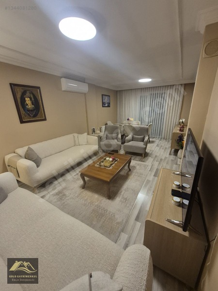 Gold"dan Bayrakli Satılık Cay Mah 2+1 Kapali Mutfak Doğalgazli. — fotoğraf 2