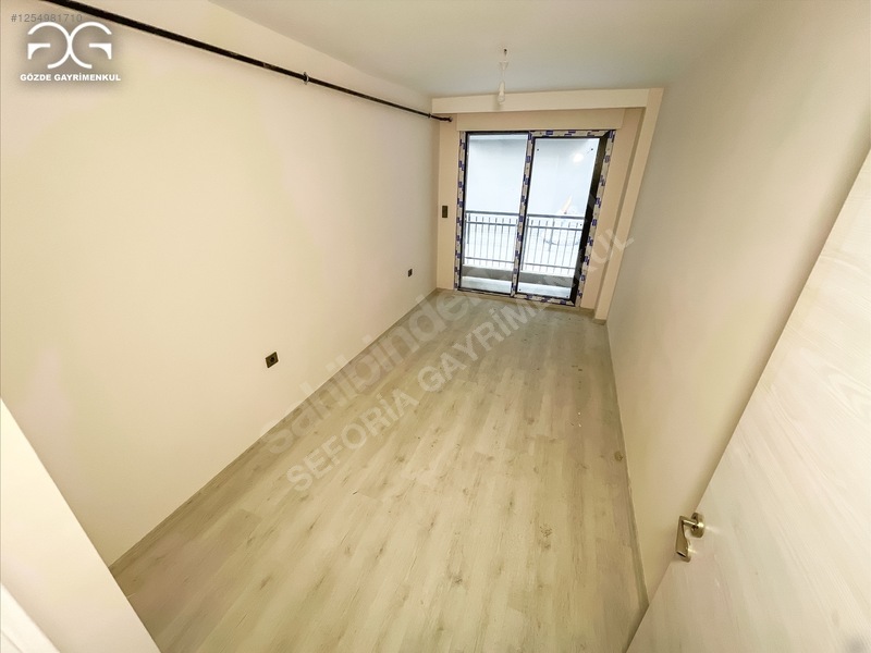 Seferihisar Meydanda Sıfır, Kapalı Otoparklı 2+1 Daire — fotoğraf 7