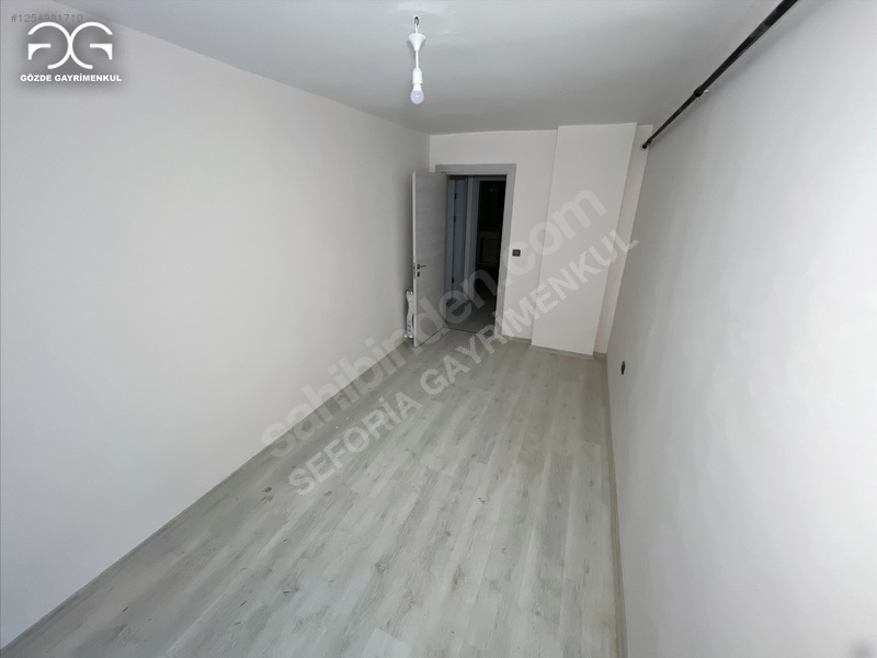 Seferihisar Meydanda Sıfır, Kapalı Otoparklı 2+1 Daire — fotoğraf 8
