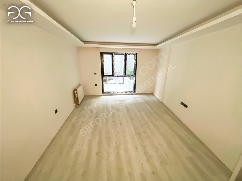 Seferihisar Meydanda Sıfır, Kapalı Otoparklı 2+1 Daire — fotoğraf 13