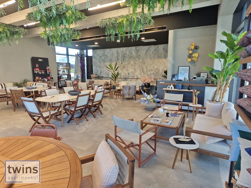 Mi Marin Meydan'da Kiralık İki Katlı 360 M2 Dükkan — fotoğraf 6