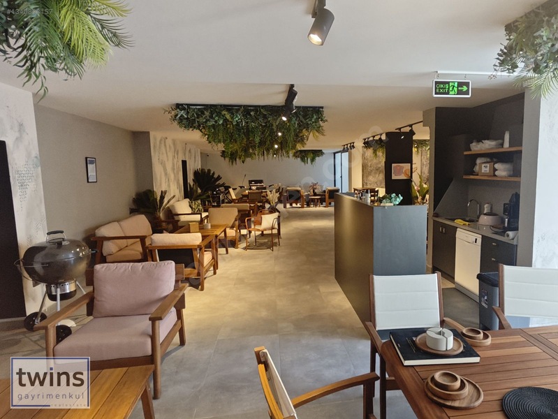 Mi Marin Meydan'da Kiralık İki Katlı 360 M2 Dükkan — fotoğraf 18