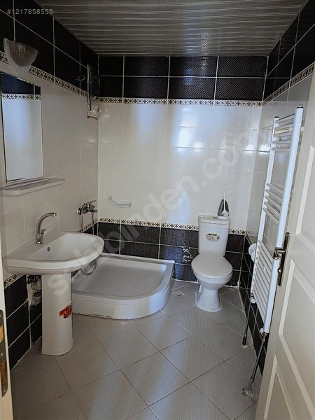 Bedir. . Emlaktan Geçit. Tokide Kiralık 2+1.daireler — fotoğraf 12