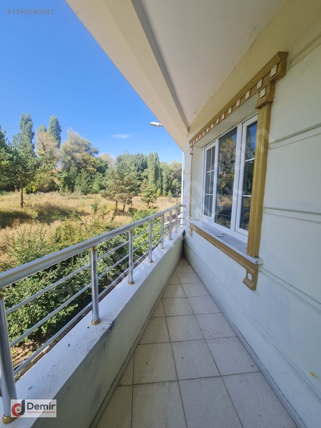 Demir Emlak Tan Mevlana Mahallesinde Kiralık 2+1 Daire — fotoğraf 3