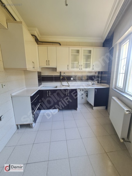 Demir Emlak Tan Mevlana Mahallesinde Kiralık 2+1 Daire — fotoğraf 4