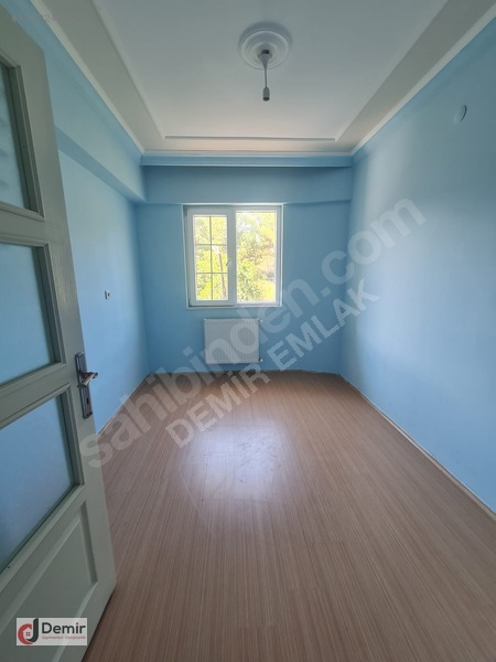 Demir Emlak Tan Mevlana Mahallesinde Kiralık 2+1 Daire — fotoğraf 6