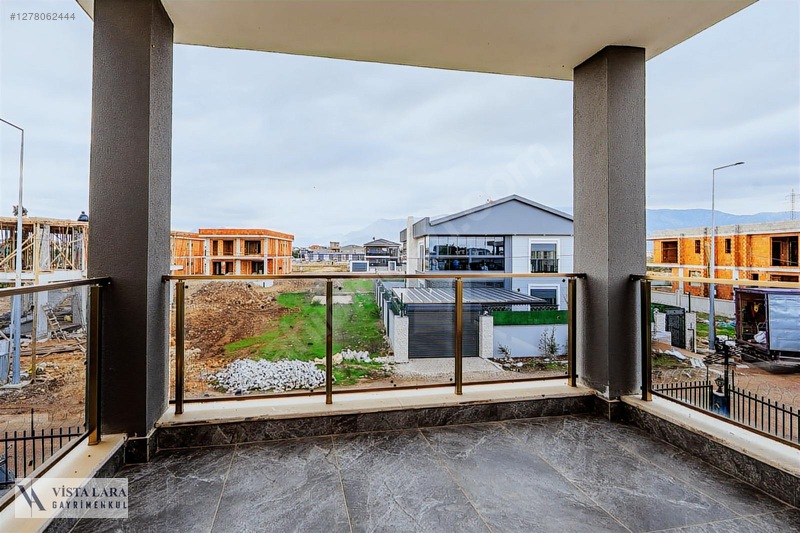 4+1 Doğa Manzaralı Satılık Villa — fotoğraf 20