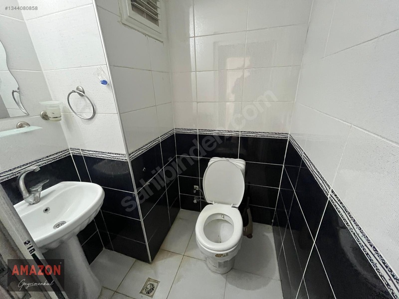 Amazon'dan Uncular Camii Civarı Merkezi Lokasyonda Eşyalı 1+1 — fotoğraf 11