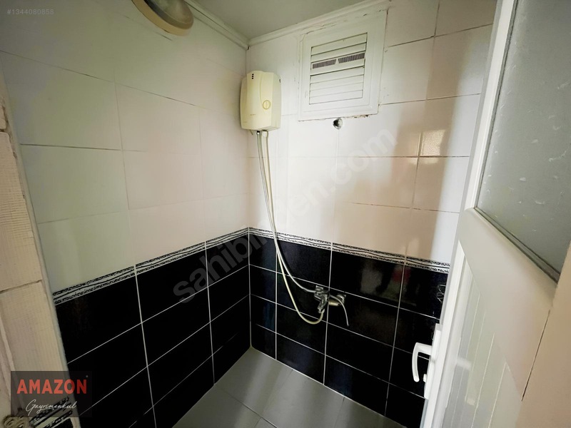 Amazon'dan Uncular Camii Civarı Merkezi Lokasyonda Eşyalı 1+1 — fotoğraf 12
