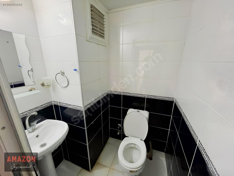 Amazon'dan Uncular Camii Civarı Merkezi Lokasyonda Eşyalı 1+1 — fotoğraf 13