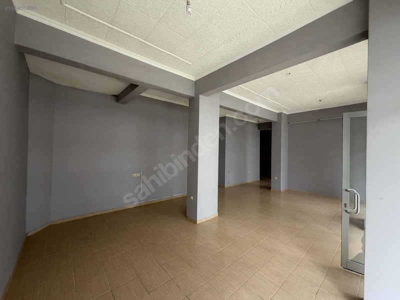 Yomranın Girişinde Ana Caddeye Yakın 100 M² Dükkan — fotoğraf 5
