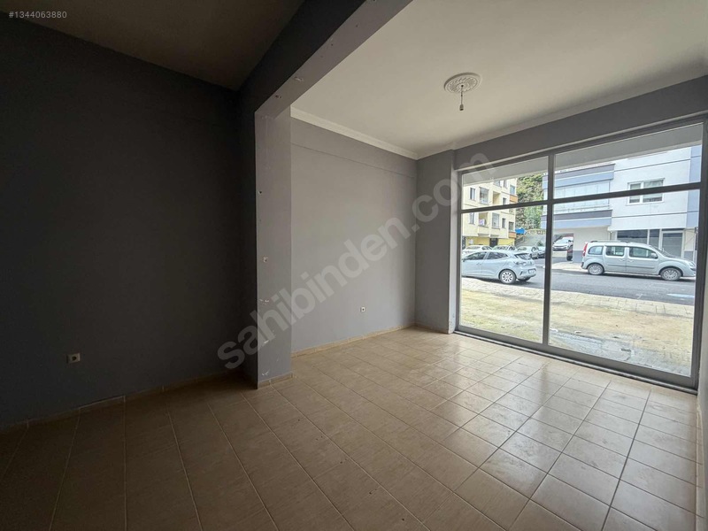 Yomranın Girişinde Ana Caddeye Yakın 100 M² Dükkan — fotoğraf 7