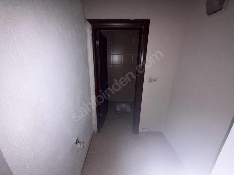 Yomranın Girişinde Ana Caddeye Yakın 100 M² Dükkan — fotoğraf 9