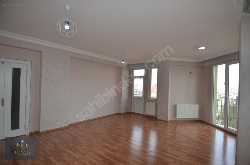 Çamlıca Sit.'de Geniş 3+1 Ara Kat Bakımlı Daire — fotoğraf 2