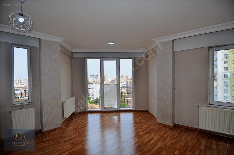 Çamlıca Sit.'de Geniş 3+1 Ara Kat Bakımlı Daire — fotoğraf 3