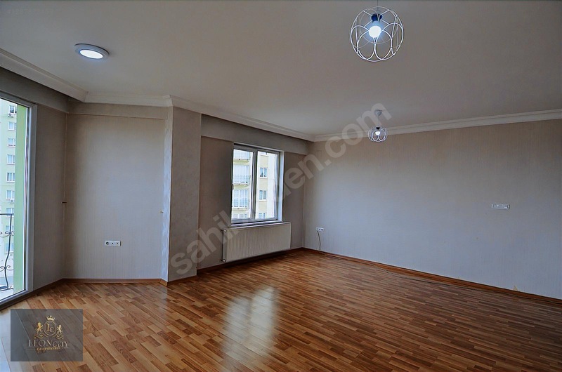 Çamlıca Sit.'de Geniş 3+1 Ara Kat Bakımlı Daire — fotoğraf 4