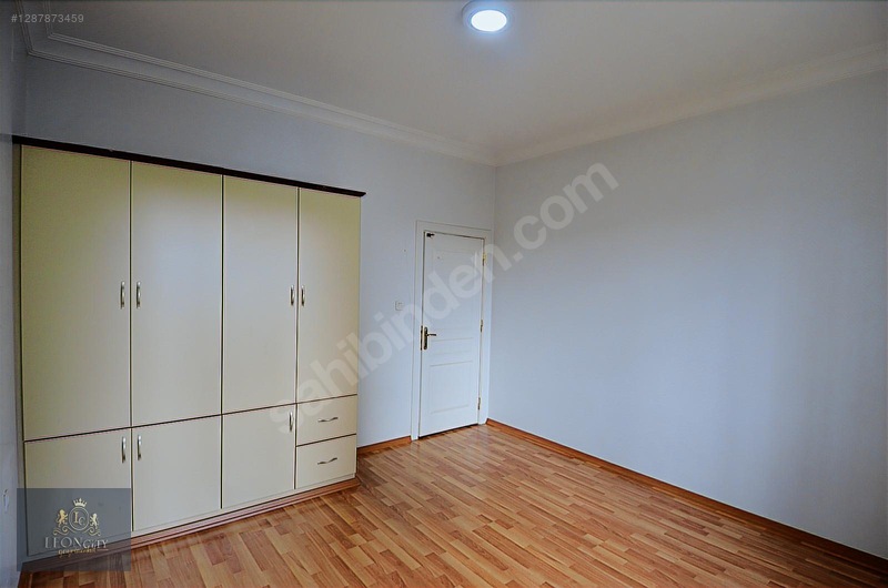 Çamlıca Sit.'de Geniş 3+1 Ara Kat Bakımlı Daire — fotoğraf 13