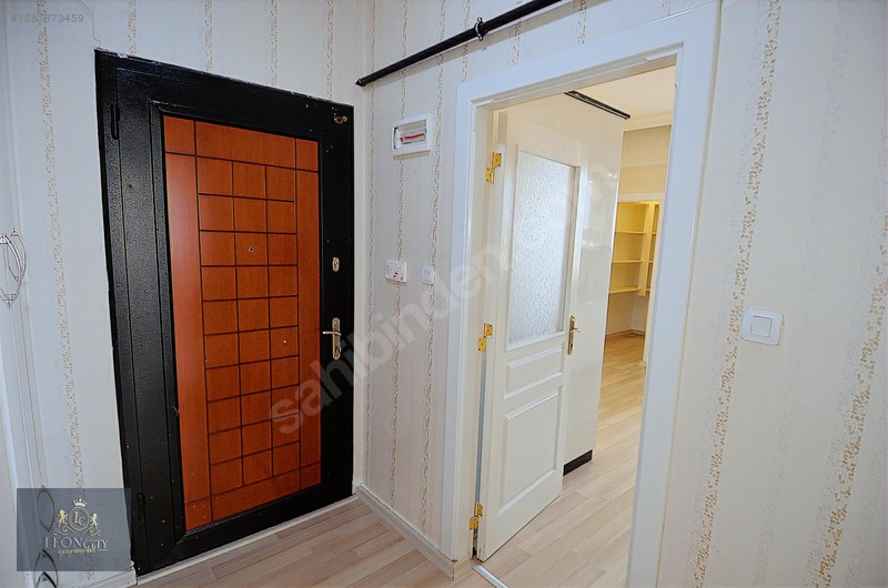 Çamlıca Sit.'de Geniş 3+1 Ara Kat Bakımlı Daire — fotoğraf 23
