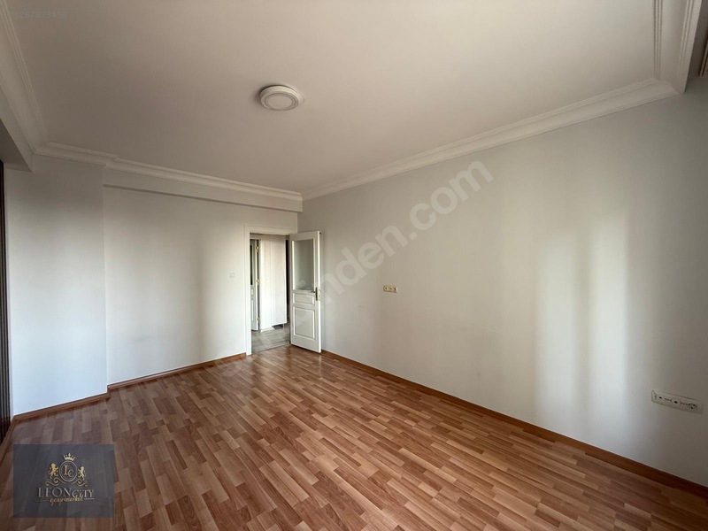 Çamlıca Sit.'de Geniş 3+1 Ara Kat Bakımlı Daire — fotoğraf 29