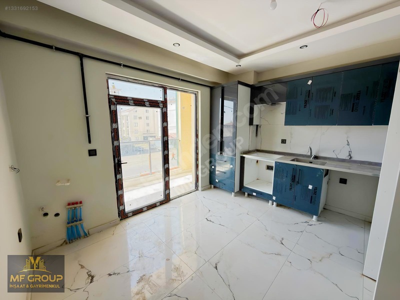 Fecr'den Satılık 2+1 Lüks Yerden Isıtma-site İçinde Daire — fotoğraf 5