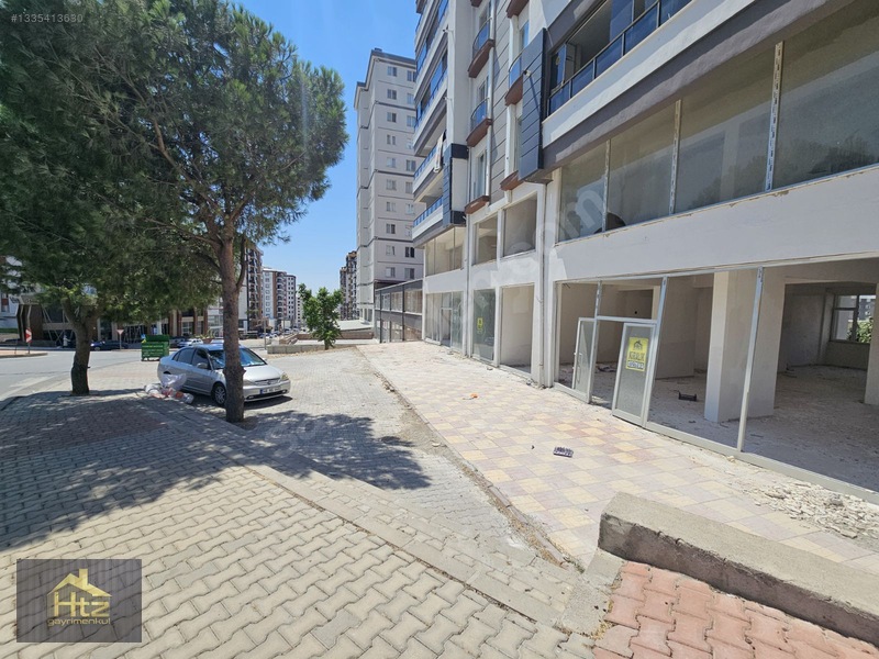 Üngüt Ptt Altında-köşe Başı-ekstra Alanlı-3 Katlı Kiralık Dükkan — fotoğraf 4