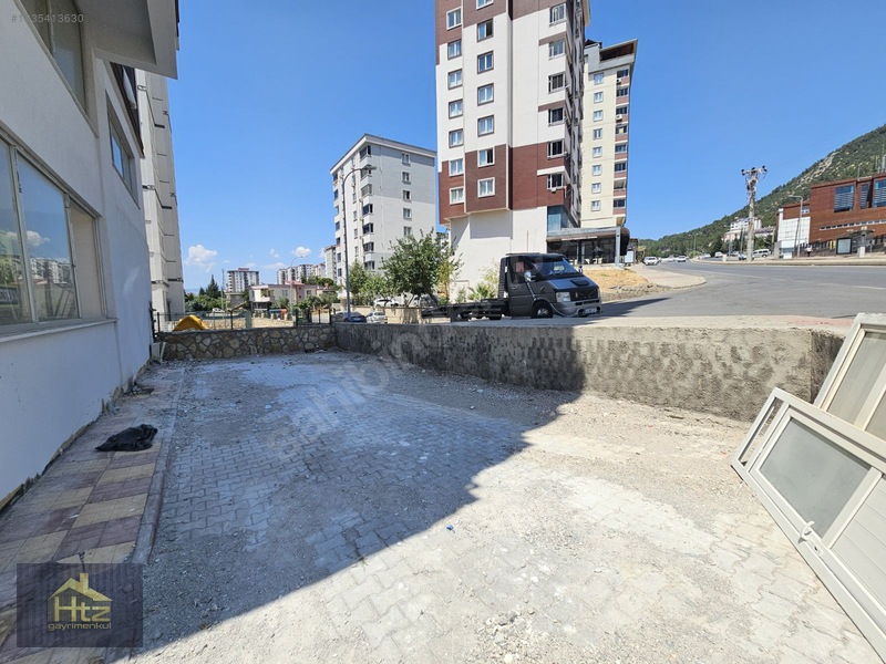 Üngüt Ptt Altında-köşe Başı-ekstra Alanlı-3 Katlı Kiralık Dükkan — fotoğraf 5