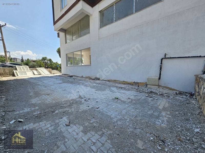 Üngüt Ptt Altında-köşe Başı-ekstra Alanlı-3 Katlı Kiralık Dükkan — fotoğraf 6