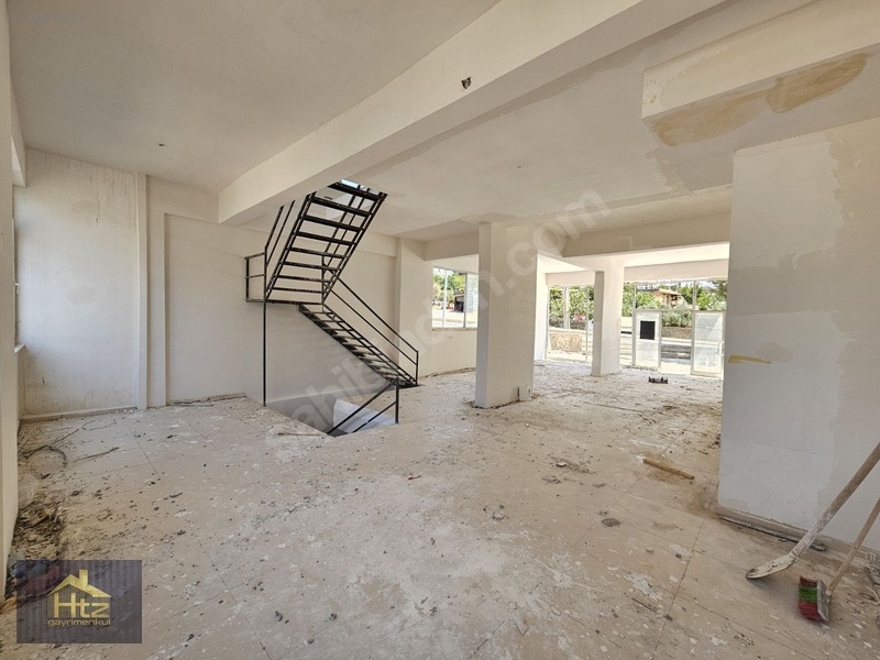 Üngüt Ptt Altında-köşe Başı-ekstra Alanlı-3 Katlı Kiralık Dükkan — fotoğraf 7