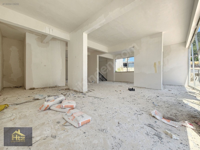 Üngüt Ptt Altında-köşe Başı-ekstra Alanlı-3 Katlı Kiralık Dükkan — fotoğraf 10