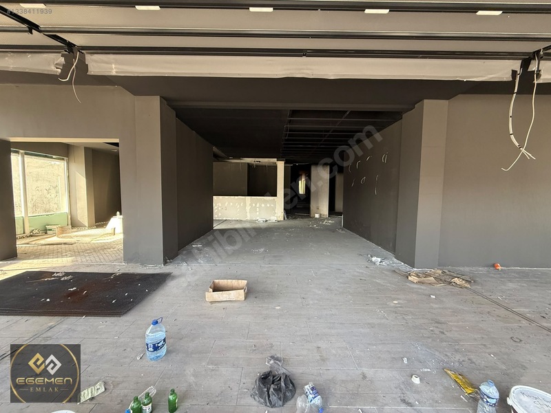 Egemen Emlak'tan 100.yıl'da Yola Cephe 560m² Kiralık Dükkan — fotoğraf 3