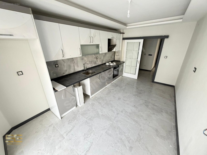 Saygın'dan 3+1 Cadde Üzeri 155m2 E.banyo Giyinme Odalı Daireler — fotoğraf 3