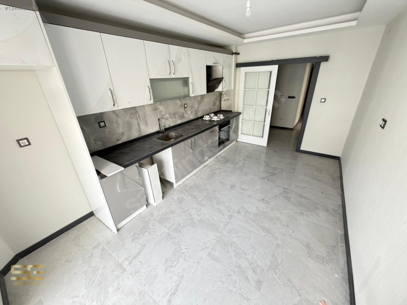 Saygın'dan 3+1 Cadde Üzeri 155m2 E.banyo Giyinme Odalı Daireler — fotoğraf 4