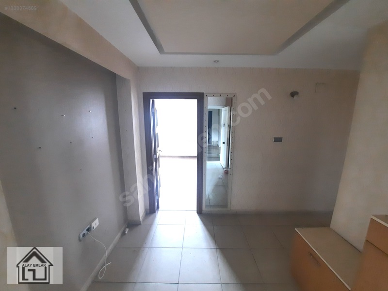Belediye Evlerinde Bulvarda Sitede 4+1 Doğalgazlı Satılık Daire — fotoğraf 3