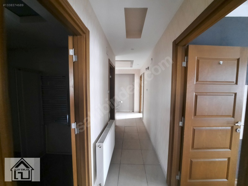 Belediye Evlerinde Bulvarda Sitede 4+1 Doğalgazlı Satılık Daire — fotoğraf 23