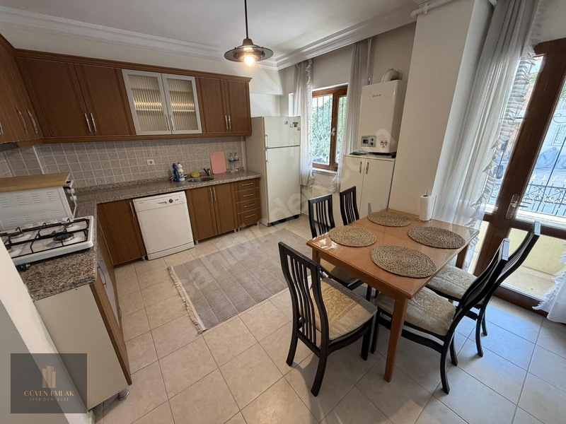Güvenden Kurtuluşta Genç Binada Geniş 2+1 Kombili Eşyalı Daire — fotoğraf 8