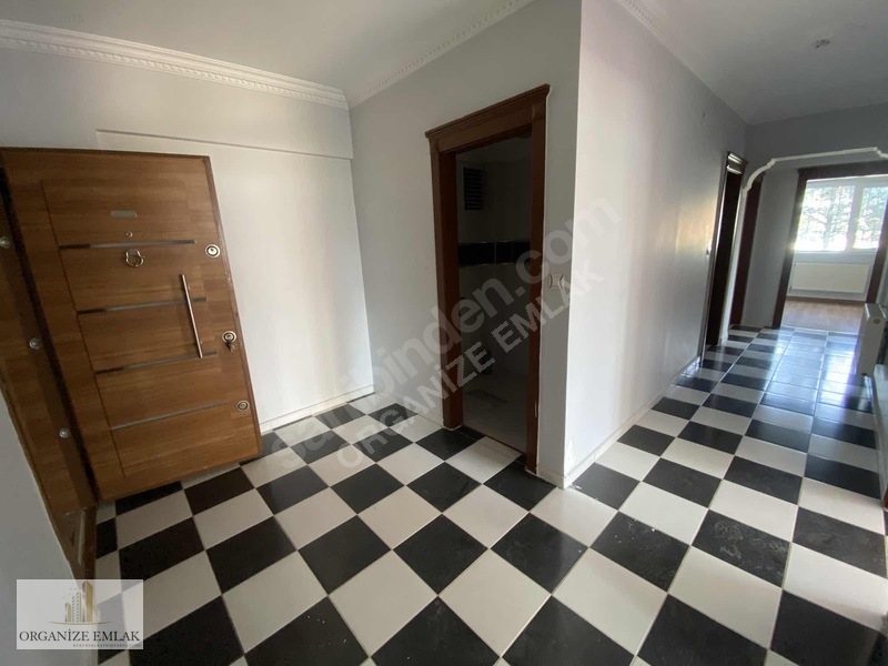 Serhat Mahallesinde 3+1 Kiralık Daire — fotoğraf 31