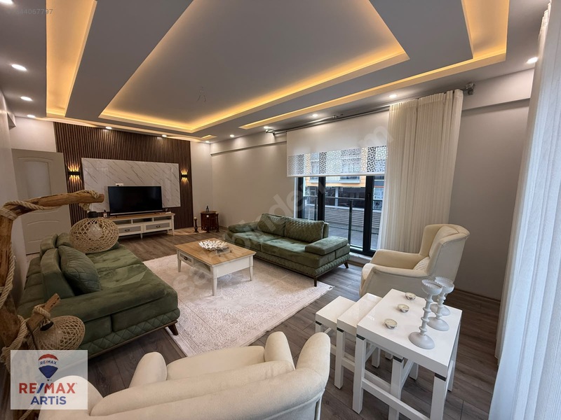 Remax Artis'ten Kombina'da Satılık 4+1 Daire — fotoğraf 8