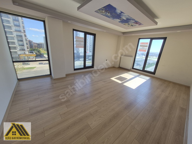 Hatip Mahallesi 1+1 Ayrı Mutfak 65m2 Ara Kat Güney-doğu — fotoğraf 2
