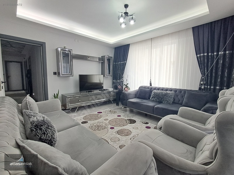 Atlas'tan Zafertepe'de Cadde Üzeri Fırsat 2+1 Daire — fotoğraf 2