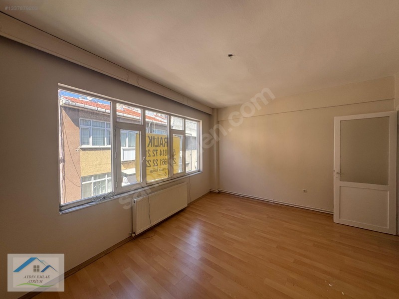 Kocamustafapaşa'da Balkonlu Temiz Boş Kiralık 2+1 Daire — fotoğraf 4
