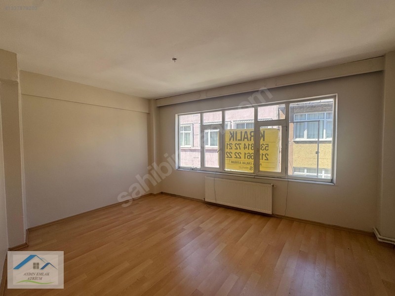Kocamustafapaşa'da Balkonlu Temiz Boş Kiralık 2+1 Daire — fotoğraf 5